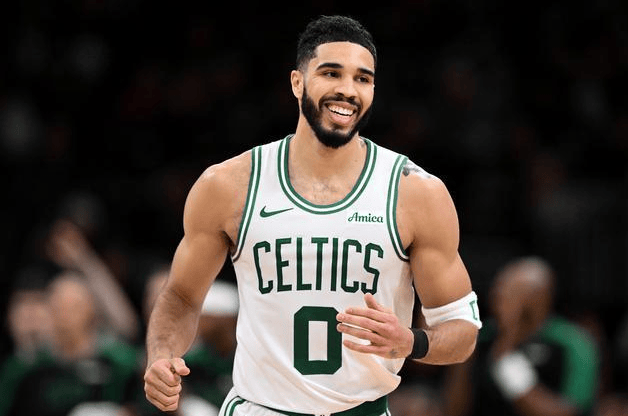 九游官网入口-塔图姆在切尔西比赛中最后时刻胜出，锐不可当引发热议！